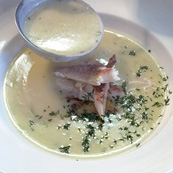 Grüne Kräutersuppe